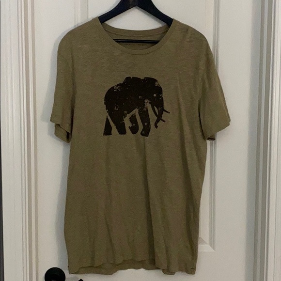 Banana Republic elephant logo shirt